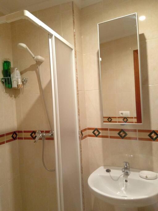 A Bruxo Fonte 8 Pzs 2 Banos Full Reg Vut38509 Luarca Exterior foto